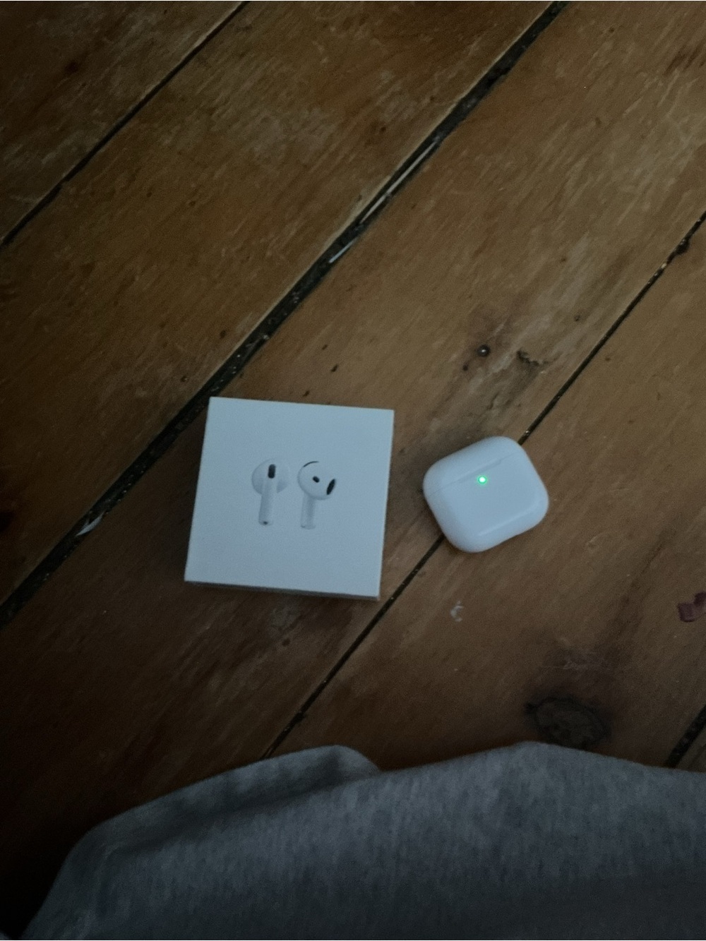 Apple Airpods 4 CASE ONLY